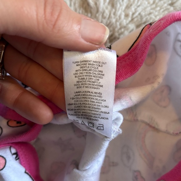 Betsey Johnson Baby Girl Footed Sleeper 6 Months Rainbow Hearts Pajamas - Picture 7 of 8